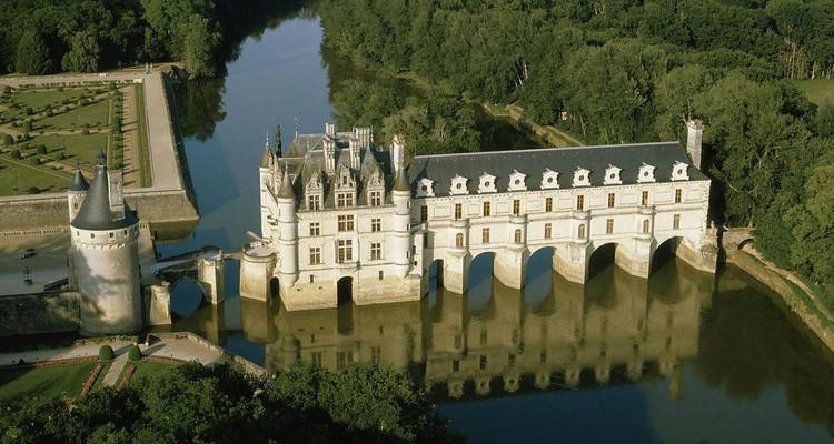 France - Loire Royal Valley Cycling Tour - Pure Adventures