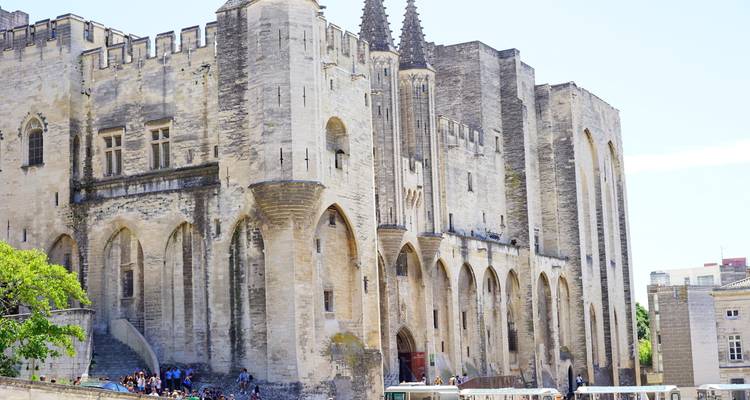 Treasures of Burgundy and Provence (10 destinations) - Lueftner Cruises