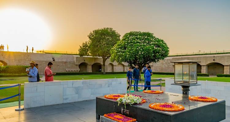 Mémorial de Raj Ghat avec une belle vue sur le coucher de soleil.