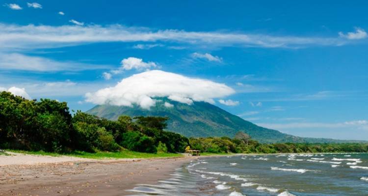 Across Central America - Geckos Adventures