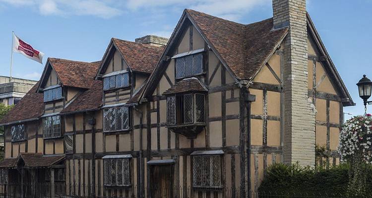 Warwick Castle & Stratford Upon Avon - From Bournemouth - UK Study Tours