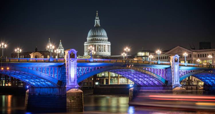 London, Paris and Amsterdam Tour - Discovery Nomads