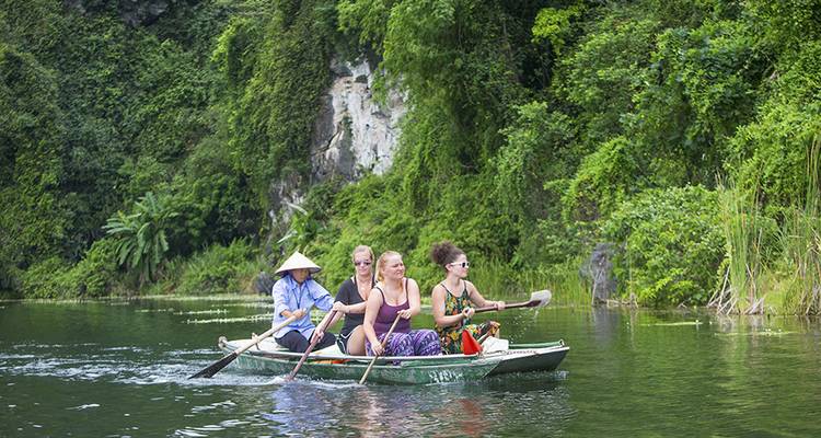 Lot - Freestyle Tour (Thailand, Laos, Cambodia, Vietnam) - Stray Asia