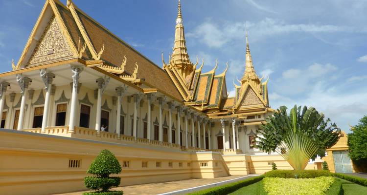 Highlights of Cambodia including Angkor Wat and Battambang - Solo Travellers Group Holidays