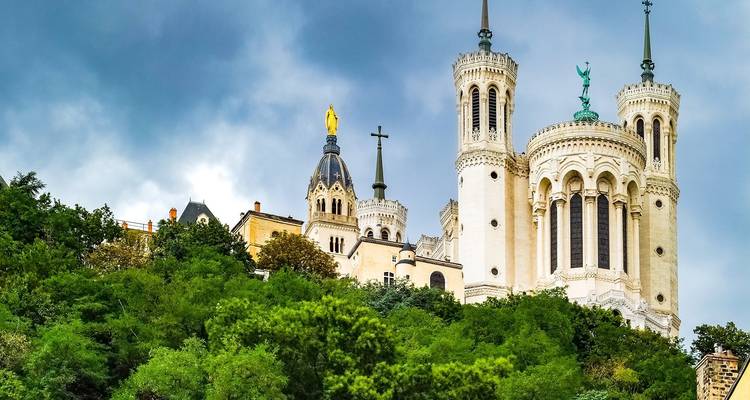 A trip to admire the beautiful scenery of the Rhône valley (port-to-port cruise) - CroisiEurope River Cruises
