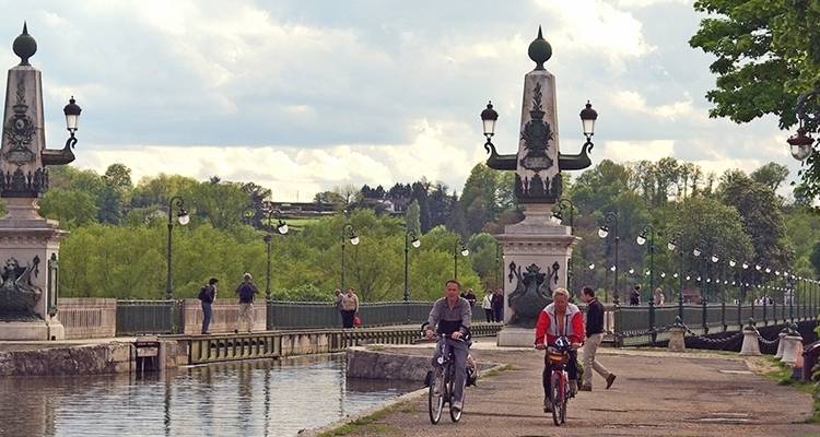 Discover the Loire Canal In the heart of France, charming cities reveal their secrets - CroisiEurope River Cruises