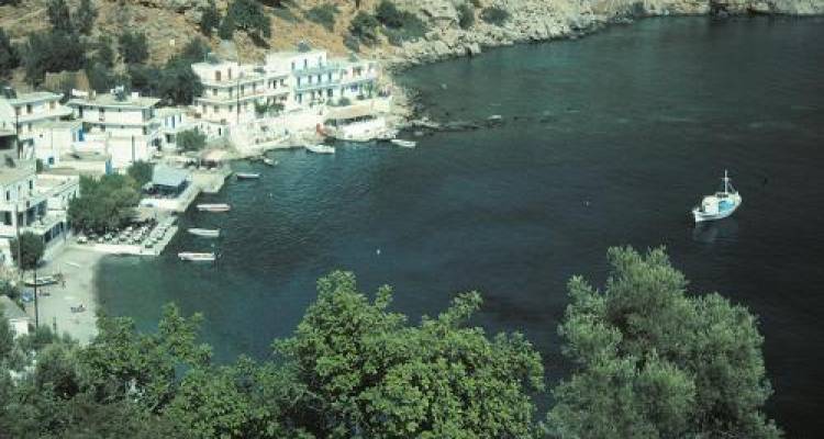 Santorini and Crete Guided Walk - UTracks