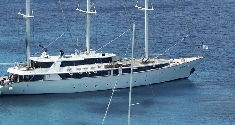 Cuban Panorama Cruising - People to People for US Citizens (Cienfuegos to Havana) - Peregrine Adventures