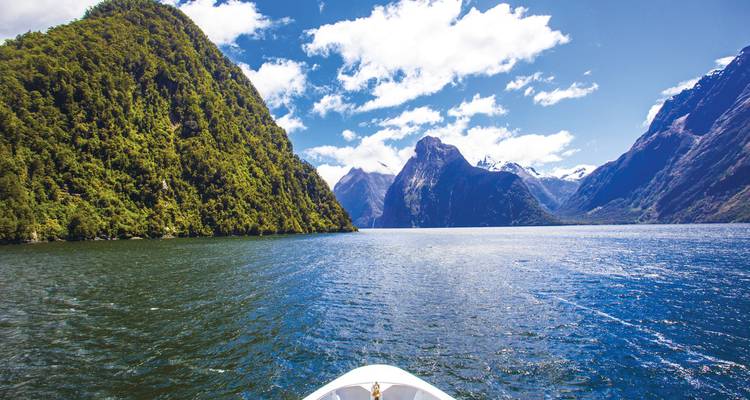 Kiwiana Panorama (Start Auckland, End Queenstown, Winter, 14 Days) - Contiki