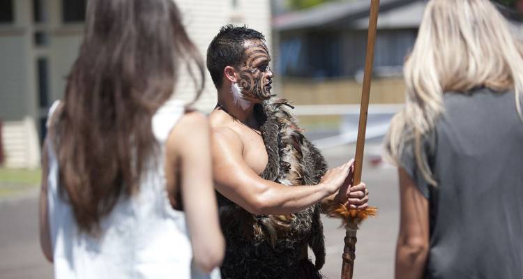 Northern Choice (Start Auckland, End Christchurch, Winter, 10 Days) - Contiki