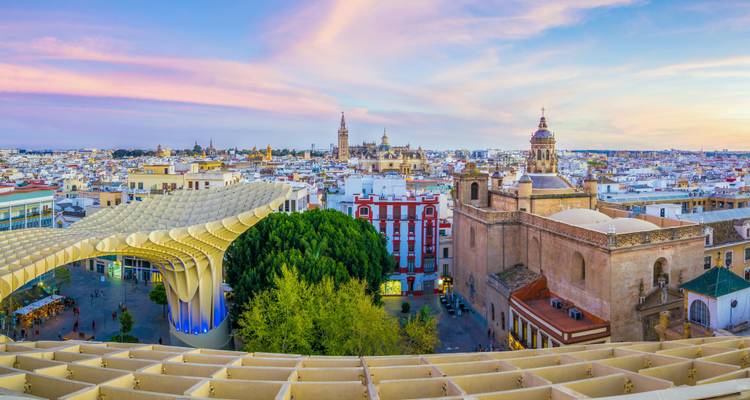 Vue panoramique de Séville avec la tour de la Giralda.