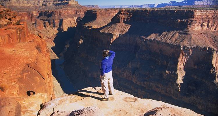 Descubra los Parques Nacionales del Oeste - 2018 FWES Spanish/English - Adventure Travel West, Inc.