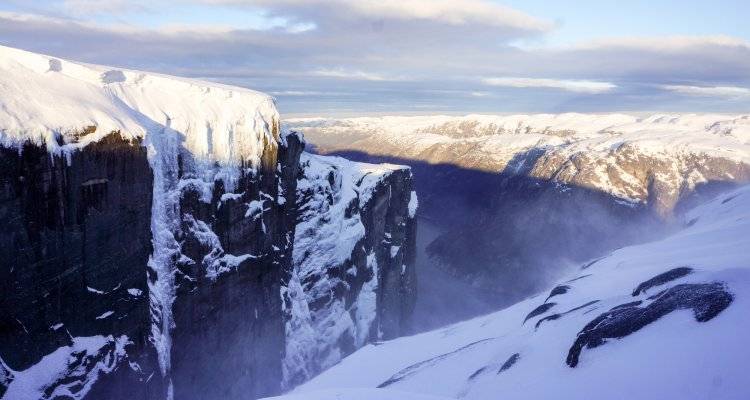2-Day Winter Hike to Kjerag - Outdoorlife Norway
