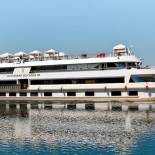 Sanctuary Sun Boat III