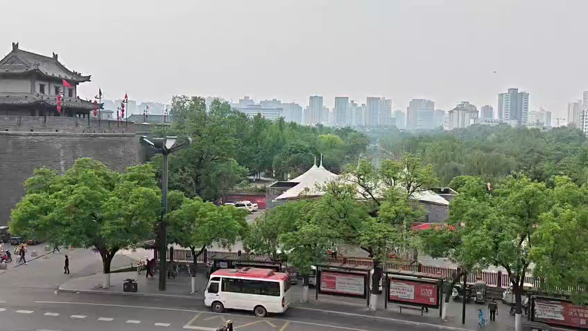 Encuentra el circuito adecuado para ti en China. Tenemos 829 aventuras en China, empezando desde un día de duración, y el circuito más largo de 36 días.