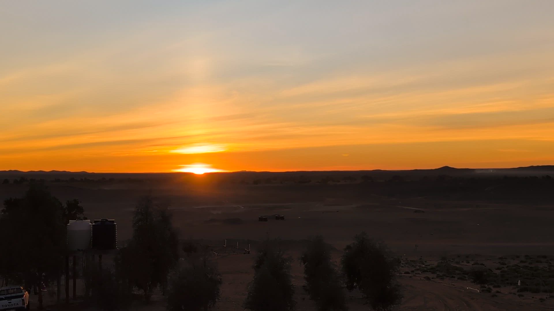 Vídeo de reseña del cliente sobre Circuito de 3 días al desierto de Merzouga - campamento de lujo