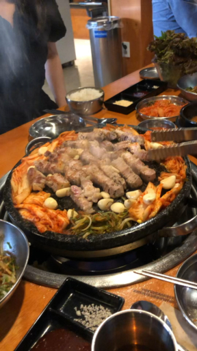 Bestaunen Sie antike Tempel neben Wolkenkratzern in Busan, lernen Sie die Einheimischen in Ihren Strohdachhäusern in Andong kennen oder finden Sie in Seoul heraus, ob Sie das Zeug zum K-pop Fan haben. Von den friedlichen Landschaften der Insel Jeju zum beeindruckenden Gyeongju, eine Reise durch Südkorea ist voller Farben und Kontrast. Von Festen, die sich auf das ganze Jahr verteilen, bis hin zu Kimchi und freundlichen Gesichtern, dieses Fleckchen in Asien darf auf Ihrer Wunschliste nicht fehlen. Verbinden Sie Ihr Abenteuer in Südkorea mit <a href="/de/d/japan">Japan</a> für eine Reise, die Technologie und Traditionen perfekt miteinander kombiniert.