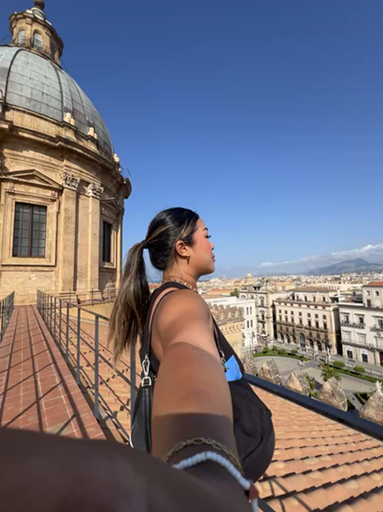 Trouvez votre Italie circuit autoguidé idéal. Vous avez le choix entre pas moins de 567 voyages durant entre une journée et 18 jours. Le mois comptant le plus grand nombre de départs est Juin, ce qui en fait le moment le plus apprécié pour aller en Italie.