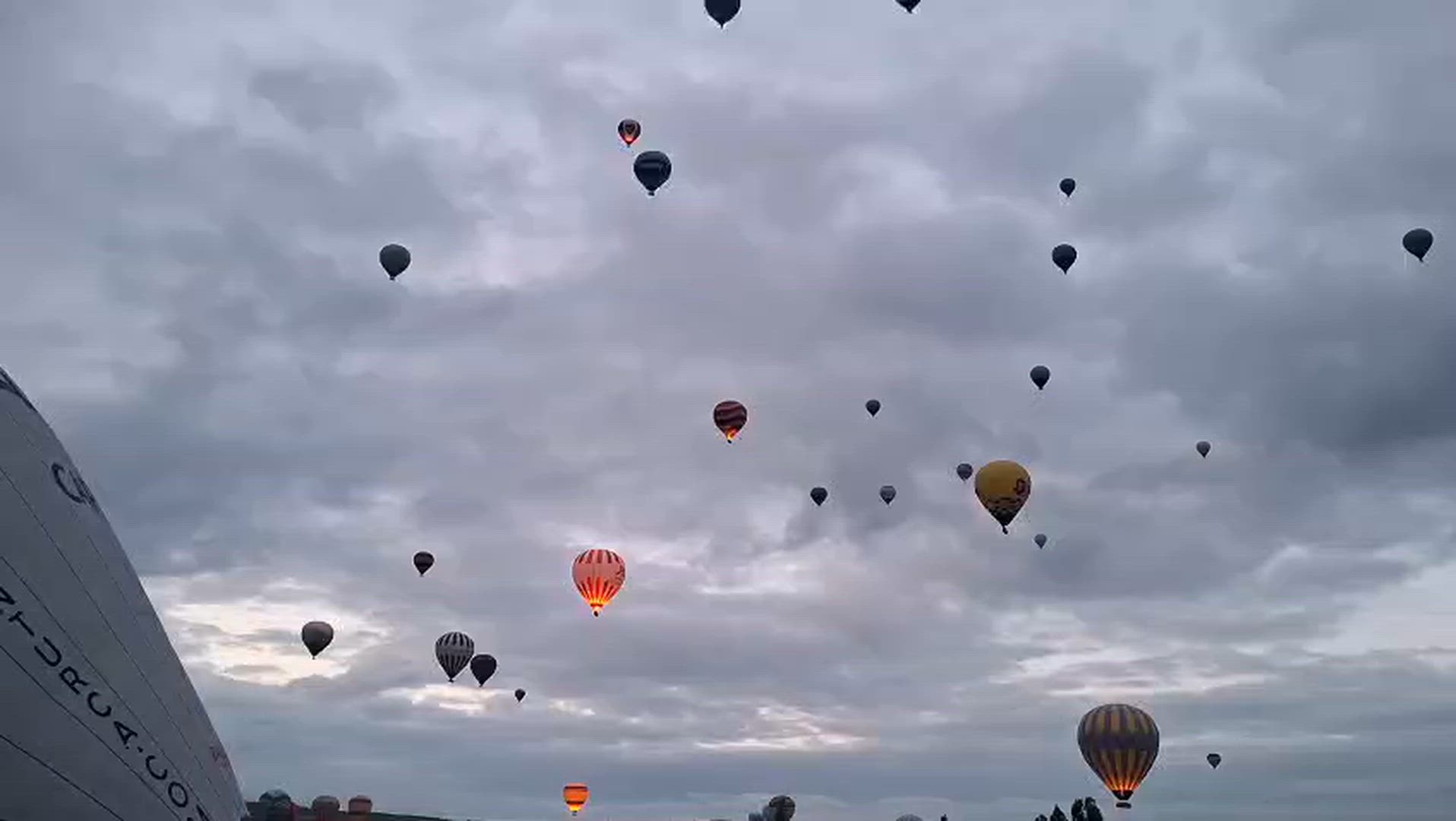 Droom je ervan om een zonsondergang te bewonderen vanuit een heteluchtballon <a href="/nl/v/regio-cappadocia">Cappadocië</a>, hoog boven de Göreme feeënschoorstenen? Turkije zorgt voor prachtige hoogtepunten, terwijl je van de zoete baklava geniet. Ontdek verborgen schatten op de Grand Bazaar in Istanbul, reis langs de oude <a href="/nl/v/regio-zijderoute">Zijderoute</a> naar de Romeinse ruïnes van Efeze en eindig je dag in de thermale geneeskrachtige wateren van Pamukkale.