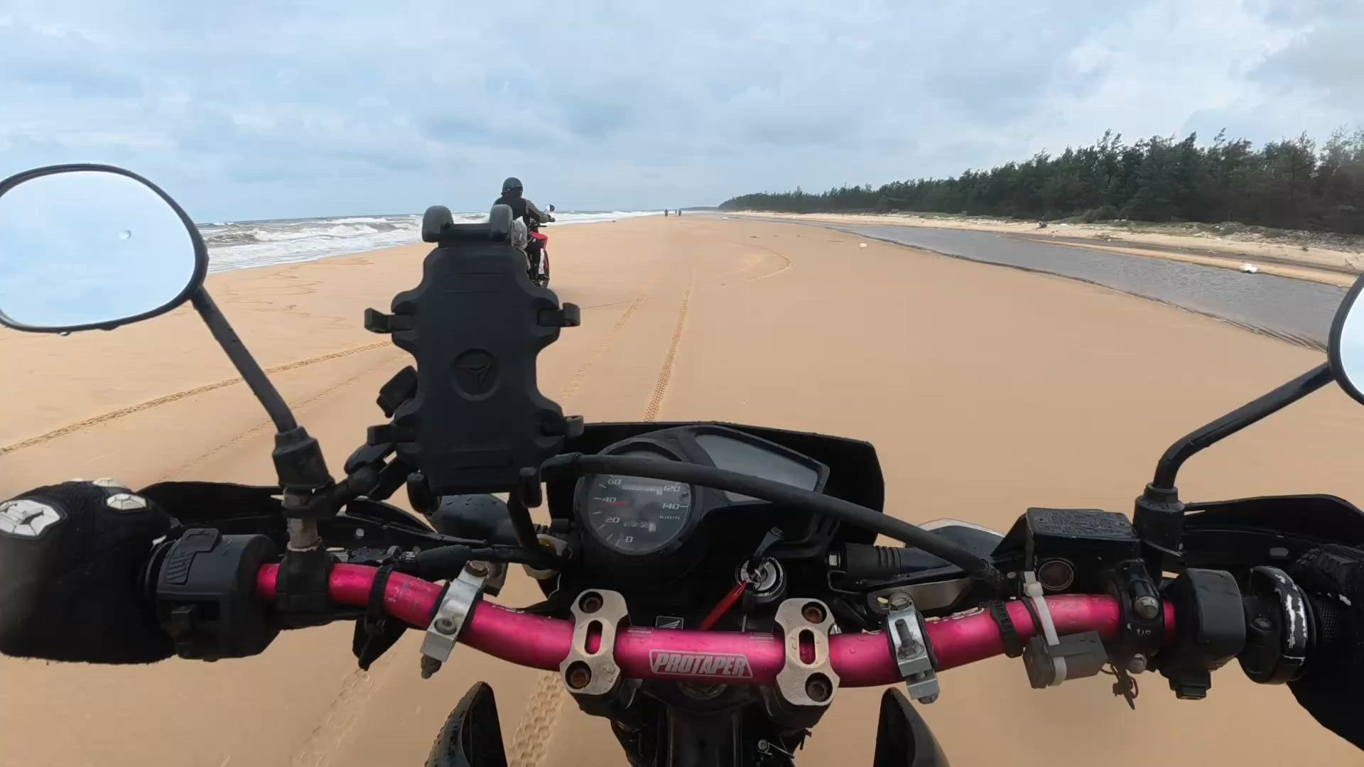 Vídeo de reseña del cliente sobre Circuito en moto Top Gear por Vietnam de Hanói a Saigón por la ruta de Chi Minh