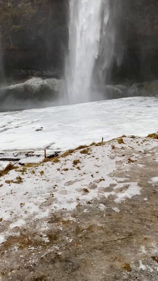 Trouvez votre circuit idéal en Islande. Nous avons 399 aventures à vous proposer en Islande entre 2 et 29 jours. Le mois le plus apprécié pour s'y rendre est août, c'est-à-dire le mois qui compte le plus grand nombre de départs.