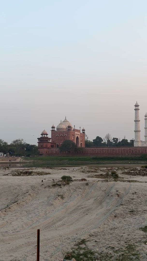 Vídeo de reseña del cliente sobre El lujoso Triángulo de Oro de la India incluido el safari de avistamiento de leopardos y amanecer en el Taj Mahal