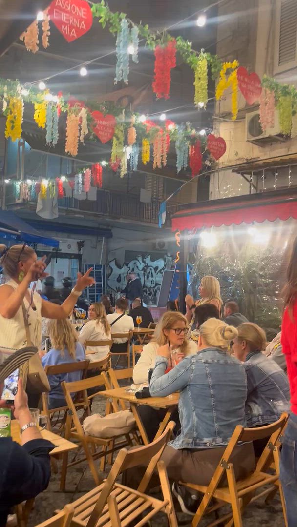 Trouvez votre circuit idéal en Italie. Nous avons 1479 aventures à vous proposer en Italie entre 2 et 24 jours. Le mois le plus apprécié pour s'y rendre est septembre, c'est-à-dire le mois qui compte le plus grand nombre de départs.