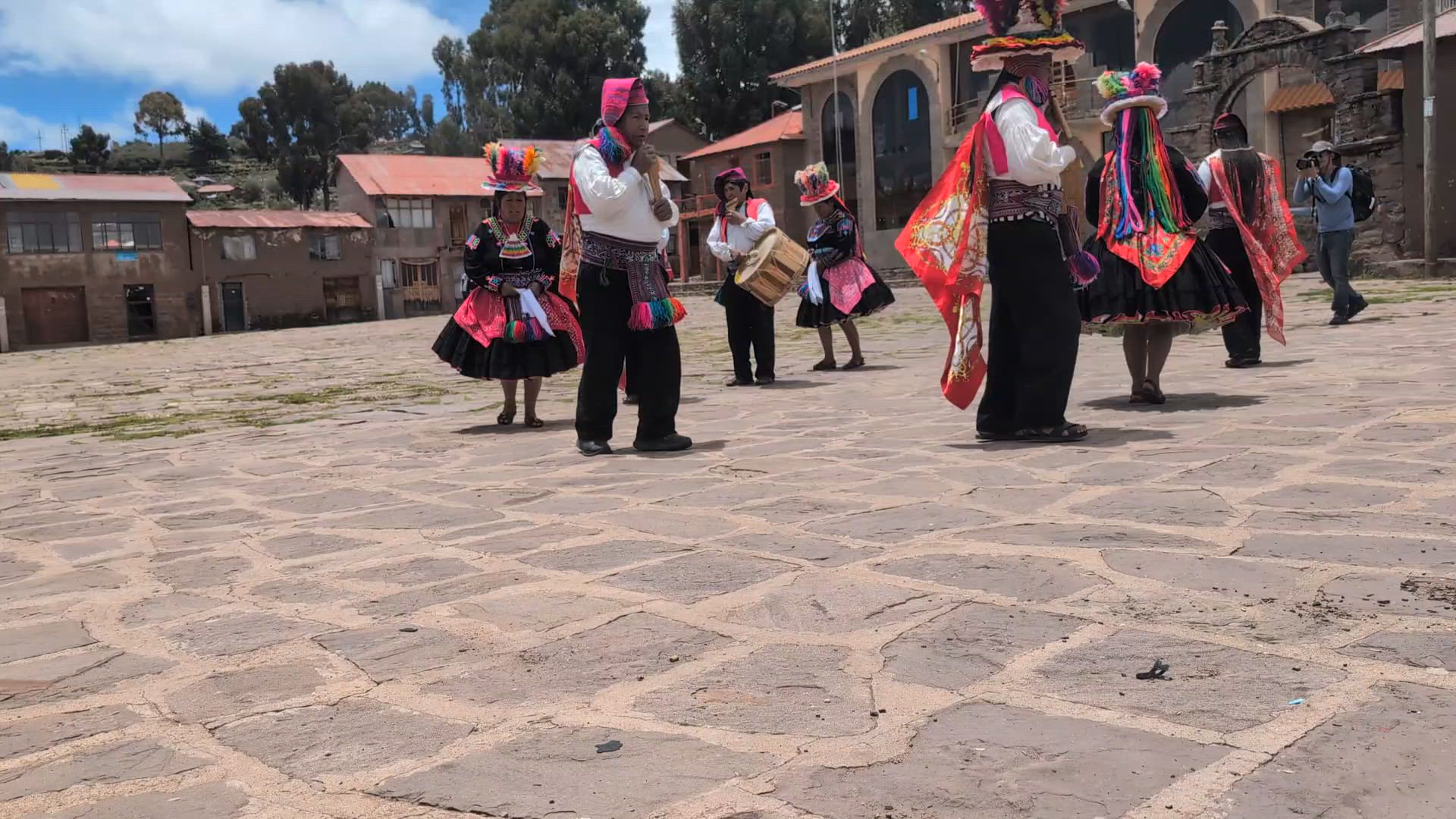 Vídeo de reseña del cliente sobre Viaje a Sudamérica en 33 días: Colombia, Perú, Bolivia, Chile, Argentina y Brasil con el Camino Inca y la Patagonia