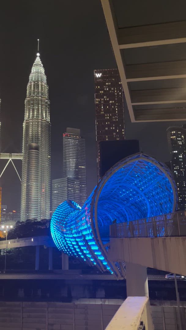 Encuentra el circuito adecuado para ti en Malasia. Tenemos 134 aventuras en Malasia, empezando desde 3 días de duración, y el circuito más largo de 20 días.