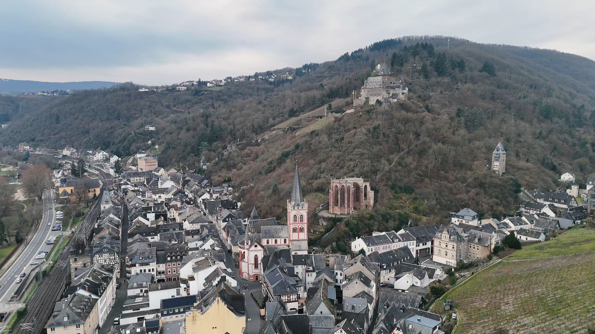 D’Est en Ouest avec Londres (including Bruges) customer review video