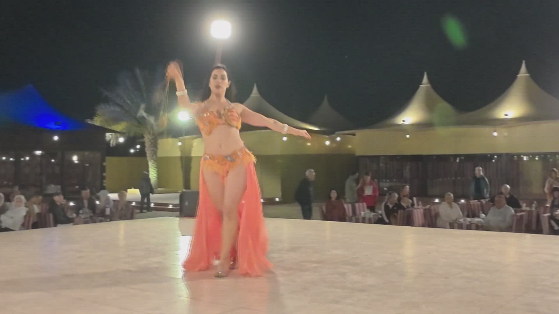 Les Émirats arabes unis - Circuit complet avec accompagnement dans des hôtels 4 étoiles - Pension complète customer review video