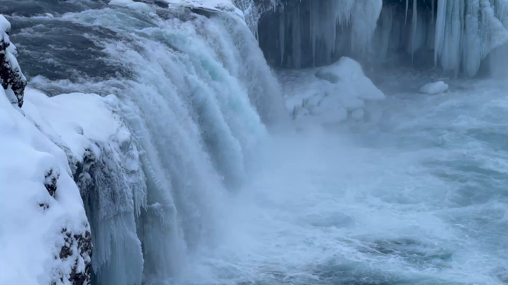 Vídeo de reseña del cliente sobre Lo mejor de la Islandia clásica - 8 días