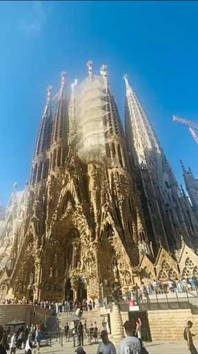 Choisissez parmi notre vaste sélection de 624 circuits entièrement guidés et vivez une expérience sans tracas vers Espagne, guidés par nos experts.