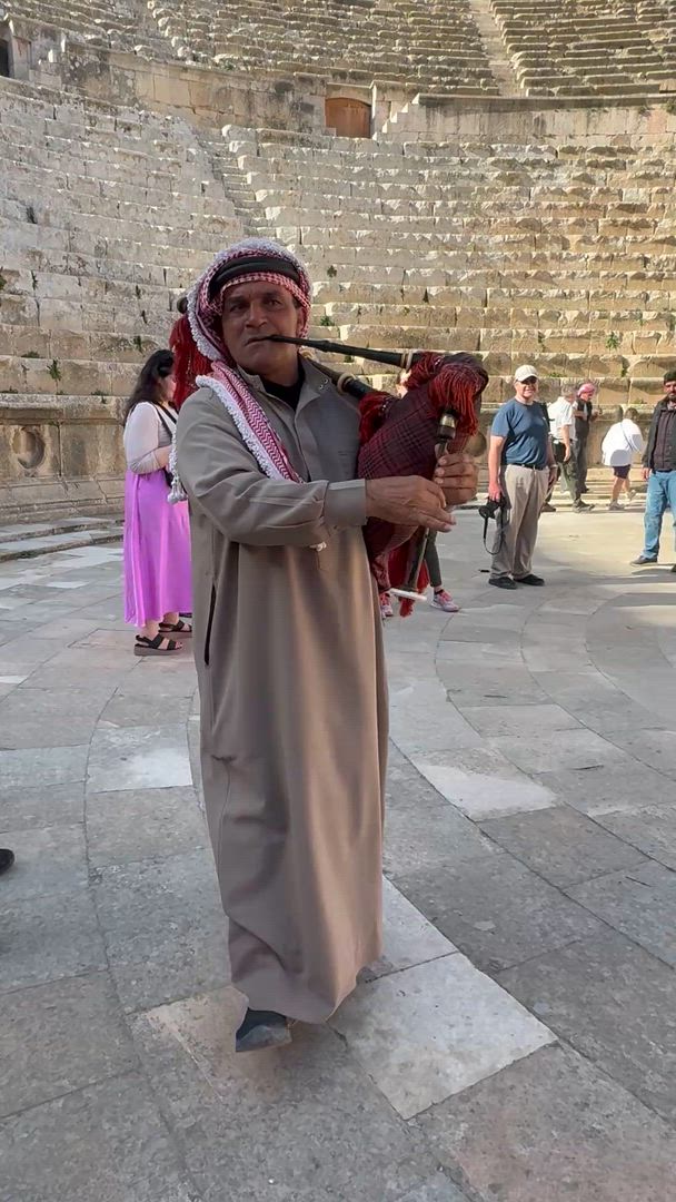 Jordanien und Ägypten: Antike Ruinen, Wüstendünen und ikonische Wunder customer review video