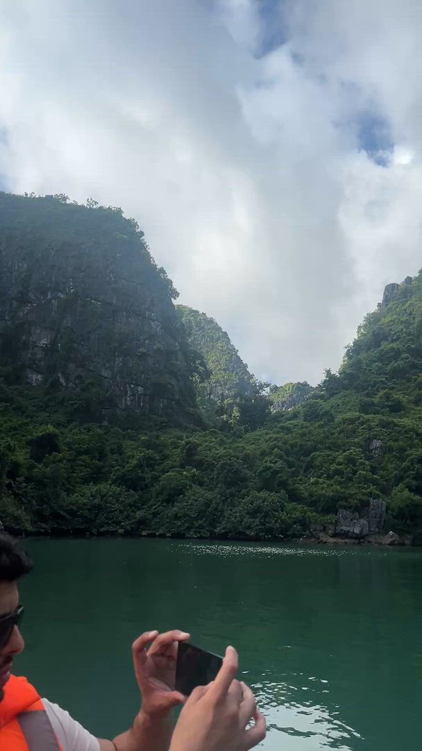 L'Asie du Sud- Est en 10 jours - Baie d'Halong / Siem Reap / Bangkok vidéo d'avis client