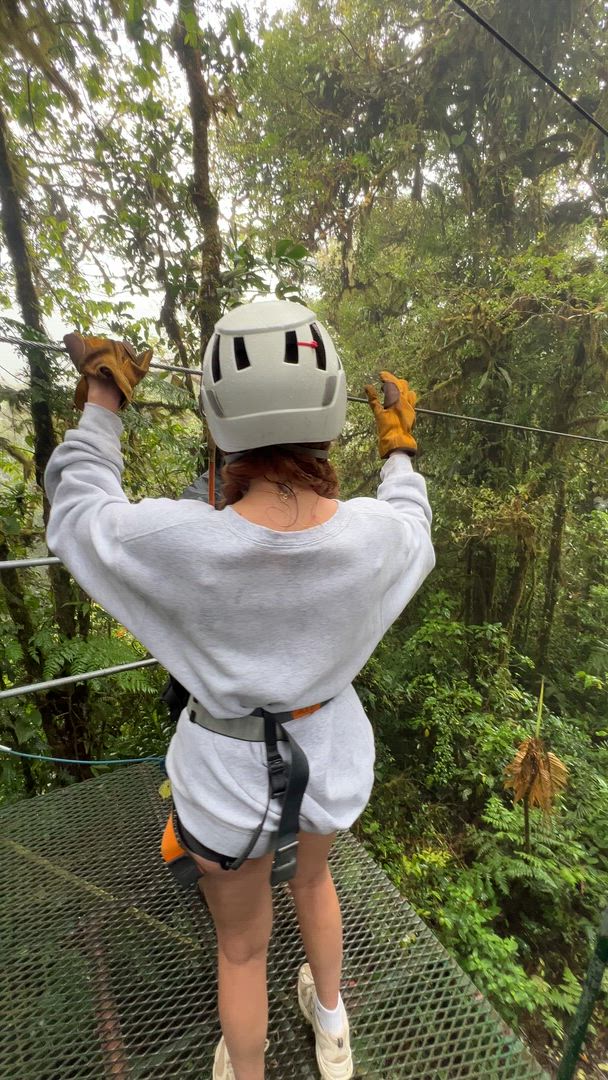 Vídeo de reseña del cliente sobre La esencia de Costa Rica - paquete de viaje con el Parque Nacional Manuel Antonio