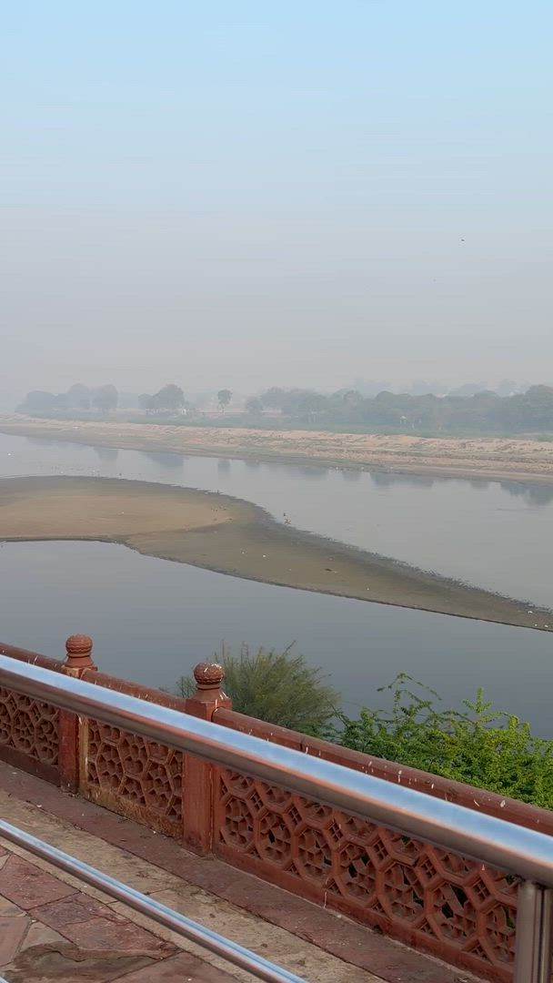 Vídeo de reseña del cliente sobre El lujoso Triángulo de Oro de la India incluido el safari de avistamiento de leopardos y amanecer en el Taj Mahal