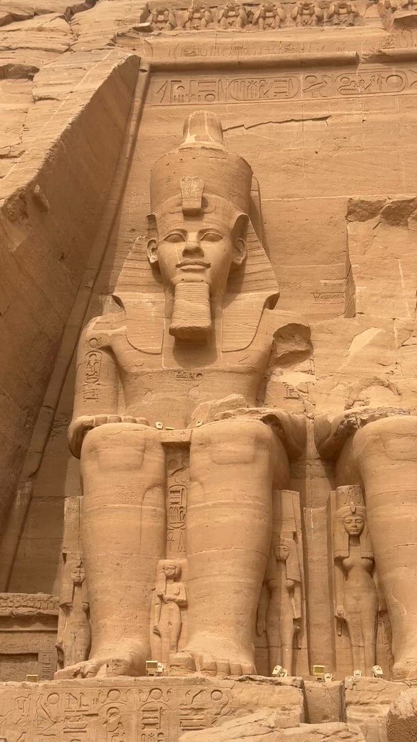 Vídeo de reseña del cliente sobre 4 días y 3 noches en un crucero 5 estrellas por el Nilo desde Asuán a Lúxor