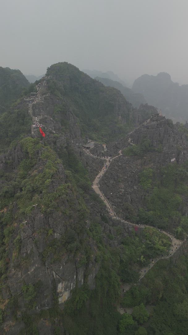 Vídeo de reseña del cliente sobre Aventura en Ninh Binh: Excursión de un día a Hoa Lu, Trang An y la Cueva Danzante