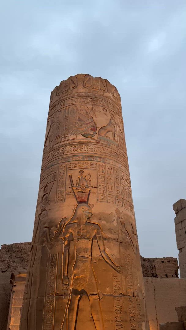 Vídeo de reseña del cliente sobre 4 días y 3 noches en un crucero 5 estrellas por el Nilo desde Asuán a Lúxor