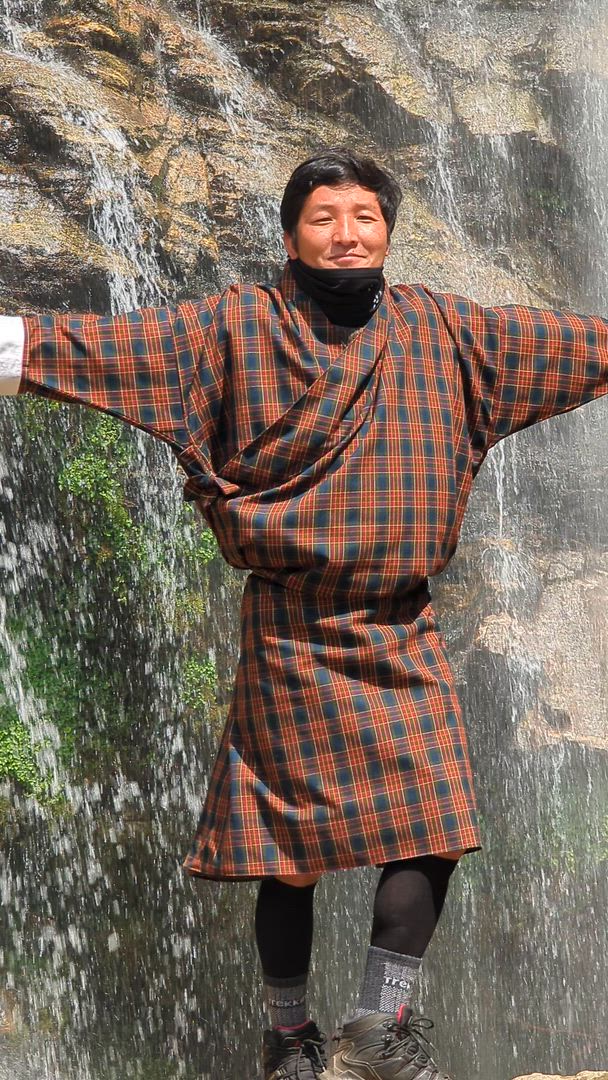 Trek au lever du soleil à Ghorepani Poon Hill customer review video