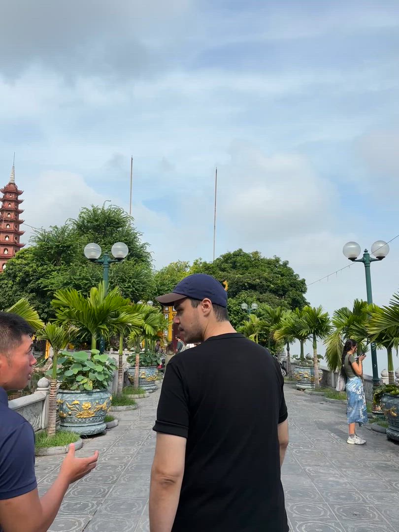 Vídeo de reseña del cliente sobre Lo mejor del Norte de Vietnam en 5 días: Hanói, Ninh Binh y Bahía de Ha Long