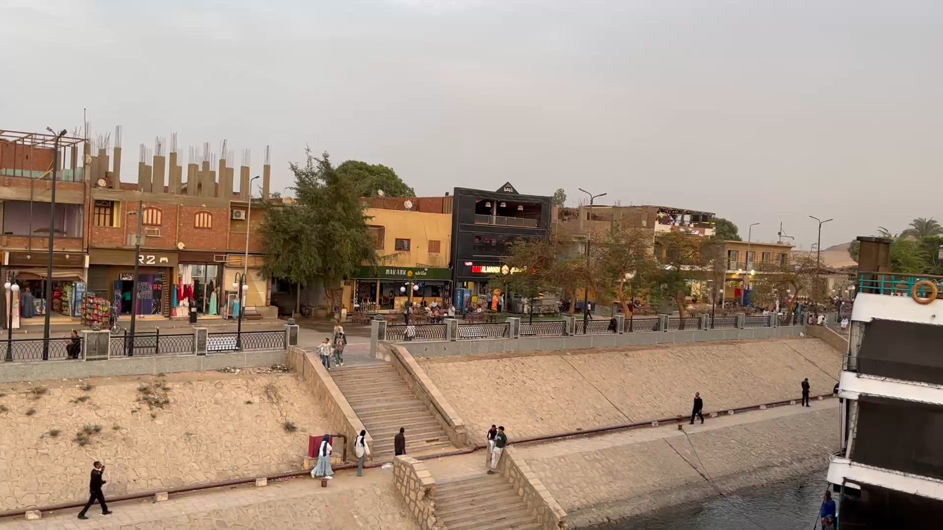 Vídeo de reseña del cliente sobre 8 Días Pirámides (visita GEM) y Crucero por el Nilo Asuán - Abu simbel - Luxor - Hurghada