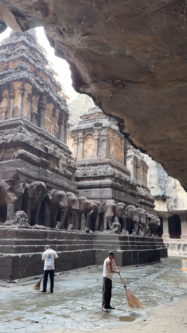 Excursion dans la grotte d'Ajanta Ellora - Aurangabad Maharashtra customer review video