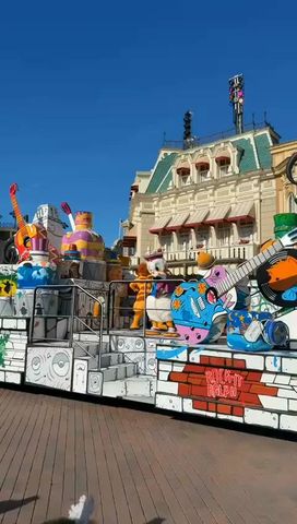 Enchanting 6-Day Journey Through Paris With Disneyland and Palace of Versailles Tour