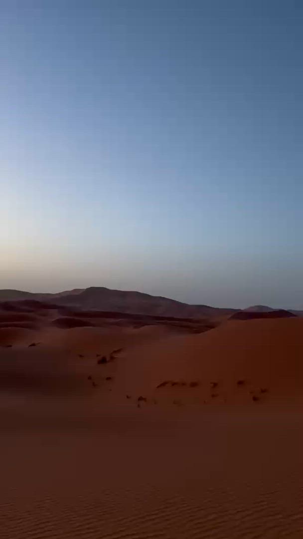 Aventure dans le désert marocain : Canyons et chameaux customer review video