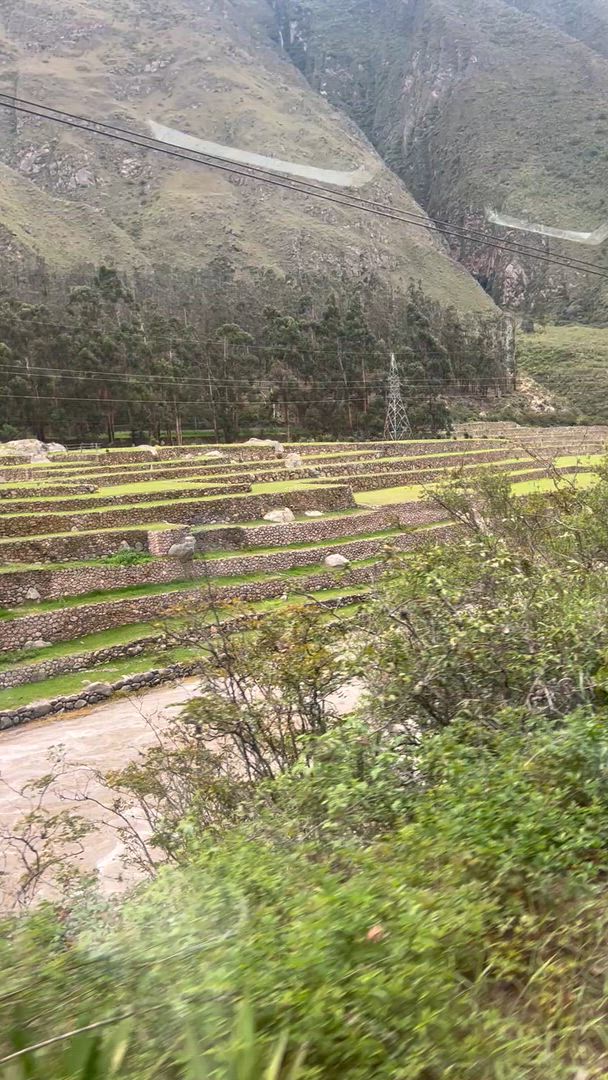 Vídeo de reseña del cliente sobre Aventuras Incas - 7 Días (Lima, Paracas, Ica, Cusco, Machu Picchu y Montaña Arco Iris) - Con Vuelos Nacionales