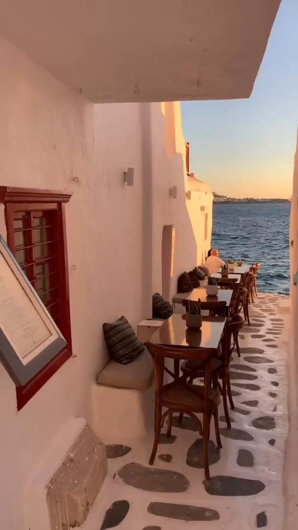 Trouvez votre circuit idéal dans la région Mykonos. Nous avons 62 aventures à vous proposer dans la région Mykonos. Le mois le plus apprécié pour s'y rendre est Juin, c'est-à-dire le mois qui compte le plus grand nombre de départs.