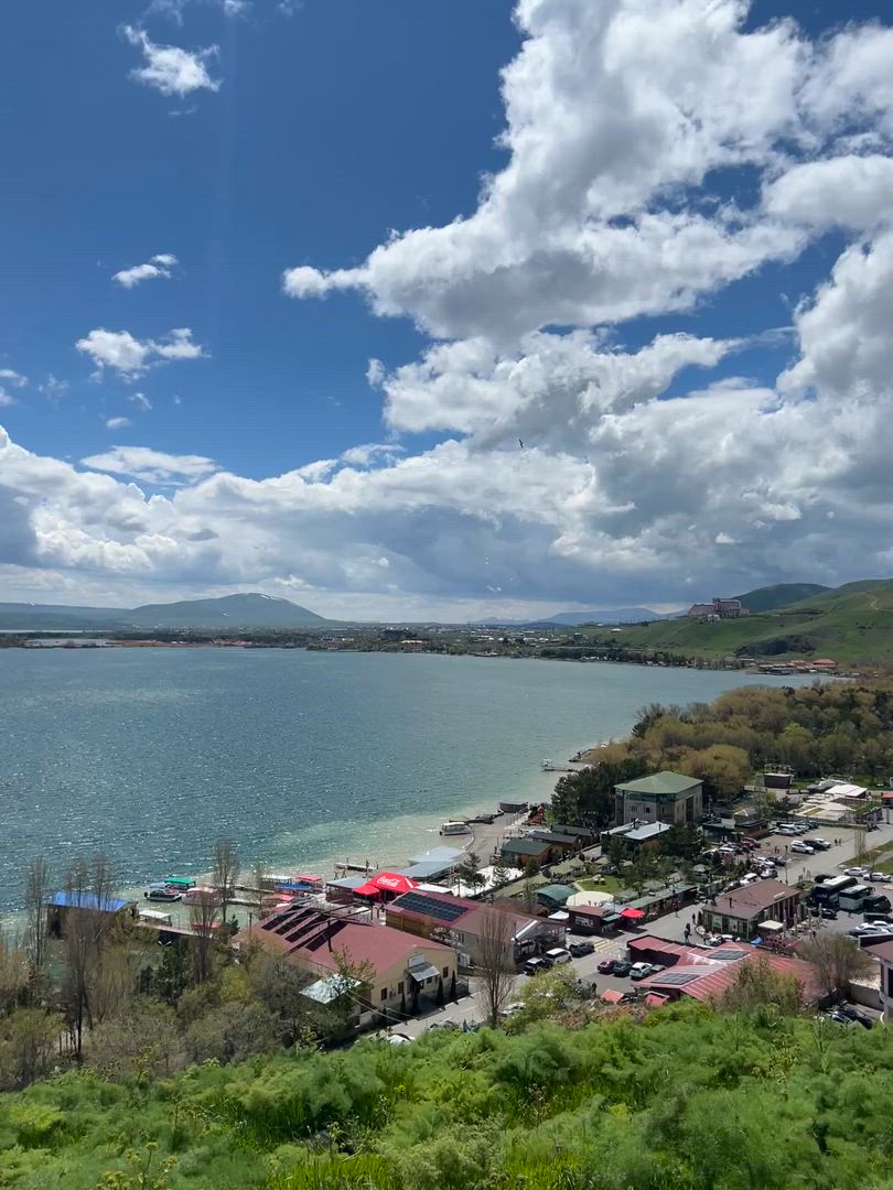 Vídeo de reseña del cliente sobre Explorador del Cáucaso: Aventura de 12 días por tierra a través de Azerbaiyán, Georgia y Armenia
