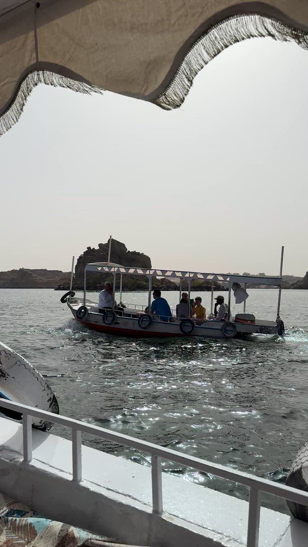 Vídeo de reseña del cliente sobre 4 días y 3 noches en un crucero 5 estrellas por el Nilo desde Asuán a Lúxor